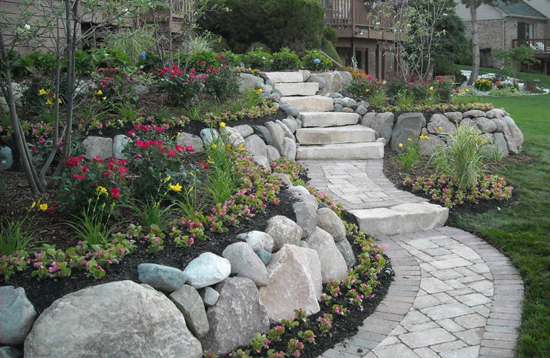 Retaining wall and plantings